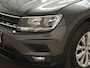 Volkswagen Tiguan 1.4 TSI ACT Comfortline 150Pk Automaat (PANORAMADAK, APPLE CARPLAY, GROOT NAVI, STOELVERWARMING, ALCANTARA, PARKEERSENSOREN, GETINT GLAS, NIEUWE APK, NIEUWSTAAT)