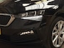 Skoda Scala 1.0 TSI Sport (APPLE CARPLAY, KUIPSTOELEN, CLIMATE, STOELVERWARMING, SPORTSTOELEN, GETINT GLAS, PARKEERSENSOREN, LM VELGEN, NIEUWSTAAT)