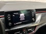 Skoda Scala 1.0 TSI Sport (APPLE CARPLAY, KUIPSTOELEN, CLIMATE, STOELVERWARMING, SPORTSTOELEN, GETINT GLAS, PARKEERSENSOREN, LM VELGEN, NIEUWSTAAT)