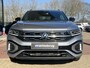 Volkswagen T-Roc 1.5 TSI 150pk DSG R-Line / Black style / Afneembare Trekhaak / Voorstoelen Verwarmbaar / App. Connect / 18'' LMV