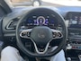 Volkswagen T-Roc 1.5 TSI 150pk DSG R-Line / Black style / Afneembare Trekhaak / Voorstoelen Verwarmbaar / App. Connect / 18'' LMV