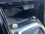 Volkswagen T-Roc 1.5 TSI 150pk DSG R-Line / Black style / Afneembare Trekhaak / Voorstoelen Verwarmbaar / App. Connect / 18'' LMV