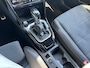 Volkswagen T-Roc 1.5 TSI 150pk DSG R-Line / Black style / Afneembare Trekhaak / Voorstoelen Verwarmbaar / App. Connect / 18'' LMV