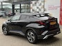 Toyota C-HR / C-HR+ 2.0 HYBRID 184PK DYNAMIC NAVI CAMERA KEYLESS BLISS AD-CRUISE CHROME-PACK 18"LMV PRIVACY-GLASS PARK-SENSOREN