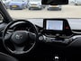 Toyota C-HR / C-HR+ 2.0 HYBRID 184PK DYNAMIC NAVI CAMERA KEYLESS BLISS AD-CRUISE CHROME-PACK 18"LMV PRIVACY-GLASS PARK-SENSOREN