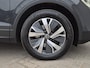 Volkswagen Tiguan 1.4 TSI eHybrid Elegance Automaat / Wegklapbare Trekhaak / Winter-pakket / Trekgewicht 1.800 kg / Stuur- en Stoelverwarming / Voorstoelen met massage functie / Adaptief cruise control / Apple Carplay Android / Achteruitrijcamera /