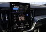 Volvo XC60 T6 Plus Black Edition Recharge Plug-In Hybrid AWD | Harman Kardon | Head Up Display | BLIS | Trekhaak | Lane Assist |