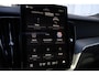 Volvo XC60 T6 Plus Black Edition Recharge Plug-In Hybrid AWD | Harman Kardon | Head Up Display | BLIS | Trekhaak | Lane Assist |