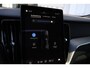 Volvo XC60 T6 Plus Black Edition Recharge Plug-In Hybrid AWD | Harman Kardon | Head Up Display | BLIS | Trekhaak | Lane Assist |