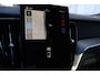 Volvo XC60 T6 Plus Black Edition Recharge Plug-In Hybrid AWD | Harman Kardon | Head Up Display | BLIS | Trekhaak | Lane Assist |