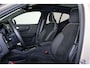 Volvo EX40 Extended Range Ultra 82 kWh - Panorama/schuifdak - IntelliSafe Assist & Surround - 360º Camera - Harman/Kardon audio - Verwarmde voorstoelen & stuur - Parkeersensoren voor & achter - Elektr. bedienb. voorstoelen met geheugen links - Draadloze tel. lader - Warmtepomp - Extra getint glas - 19' LMV