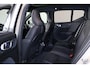 Volvo EX40 Extended Range Ultra 82 kWh - Panorama/schuifdak - IntelliSafe Assist & Surround - 360º Camera - Harman/Kardon audio - Verwarmde voorstoelen & stuur - Parkeersensoren voor & achter - Elektr. bedienb. voorstoelen met geheugen links - Draadloze tel. lader - Warmtepomp - Extra getint glas - 19' LMV