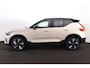 Volvo EX40 Extended Range Ultra 82 kWh - Panorama/schuifdak - IntelliSafe Assist & Surround - 360º Camera - Harman/Kardon audio - Verwarmde voorstoelen & stuur - Parkeersensoren voor & achter - Elektr. bedienb. voorstoelen met geheugen links - Draadloze tel. lader - Warmtepomp - Extra getint glas - 19' LMV