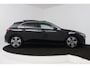 Mercedes-Benz A-klasse 180 Business Solution Luxury (PANORAMADAK, STOELVERWARMING, SFEERVERLICHTING, ELEKTR STOELEN, NAVIGATIE)