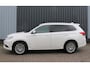 Mitsubishi Outlander 2.4 PHEV Intense 4X4 AFN TREKHAAK WHITE PEARL CLIMA CRUISE CAMERA NAVI 18"LMV STOELVERW.