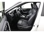 Toyota RAV4 2.5 Hybrid AWD Bi-Tone | Leder | Stoel en stuurverwarming | Trekhaak | 1650 kg trekgewicht |