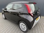Toyota Aygo 1.0 VVT-i 72 PK x-play 5 DRS + AIRCO + CAMERA + CAPLAY + ELEK RAMEN