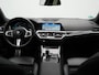 BMW 3-Serie Touring 330e M Sport PHEV 293pk Dealer O.H. | Trekhaak Af Fabriek | Head Up | Adaptive Cruise | Laser LED | Harman / Kardon | Camera | Adaptief Onderstel | Alcantara Sportstoelen Verwarmd | Keyless | Blis | Sfeerverlichting | Dravitgrau metallic | Plug In Hybrid