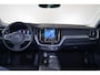 Volvo XC60 T6 Plug-in hybrid AWD Essential Edition Bright Panorama/schuifdak - IntelliSafe Assist - Parkeercamera achter - Verwarmde voorstoelen, stuur & achterbank - Parkeersensoren voor & achter - Draadloze tel. lader - Standkachel - Elektr. inklapbare trekhaak - 18' LMV