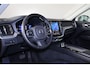 Volvo XC60 T6 Plug-in hybrid AWD Essential Edition Bright Panorama/schuifdak - IntelliSafe Assist - Parkeercamera achter - Verwarmde voorstoelen, stuur & achterbank - Parkeersensoren voor & achter - Draadloze tel. lader - Standkachel - Elektr. inklapbare trekhaak - 18' LMV