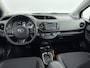 Toyota Yaris 1.5 Hybrid Dynamic | LM velgen | navigatie | getinten achter ramen |