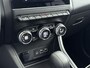 Renault Captur 1.3 TCe 140Pk Intens | Navigatie | Stoelverwarming | Apple Carplay/Android Auto | Parkeersensoren Voor & Achter | Achteruitrijcamera | Climate Control | Cruise Control | Trekhaak | Keyless Entry | Lichtmetalen Velgen | Privacy Glass |