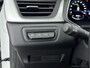 Renault Captur 1.3 TCe 140Pk Intens | Navigatie | Stoelverwarming | Apple Carplay/Android Auto | Parkeersensoren Voor & Achter | Achteruitrijcamera | Climate Control | Cruise Control | Trekhaak | Keyless Entry | Lichtmetalen Velgen | Privacy Glass |