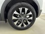Renault Captur 1.3 TCe 140Pk Intens | Navigatie | Stoelverwarming | Apple Carplay/Android Auto | Parkeersensoren Voor & Achter | Achteruitrijcamera | Climate Control | Cruise Control | Trekhaak | Keyless Entry | Lichtmetalen Velgen | Privacy Glass |