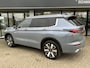 Mitsubishi Outlander 2.4 PHEV Instyle DEMO ( beschikbaar per 09-2026 ) | Lederen bekleding | Elektrisch verstelbare voorstoelen | Verwarmbare stoelen voor- en achter | Elektrisch panoramadak | 3-zone Climate Control | 8 jaar fabrieksgarantie