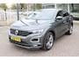 Volkswagen T-Roc 1.5 TSI 150pk R-Line DSG Automaat / Navigatie / LM 18 inch / LED / Parkeersensoren / Camera / Beats / Elektr klep