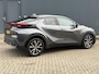 Toyota C-HR / C-HR+ 1.8 Hybrid 140 First Edition / Fabrieksgarantie tot 10 jaar mogelijk / Stuur-, stoel- en voorruitverwarming / Navigatie / Camera / Climate Control / Apple Carplay/Android auto / 18" LM wielen /