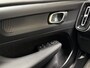Volvo XC40 1.5 T5 Recharge R-Design 262Pk Automaat (APPLE CARPLAY, GROOT NAVI, LEDER/ALCANTARA, CAMERA, SPORTSTOELEN, ELEK ACHTERKLEP, TREKHAAK, NIEUWSTAAT)