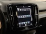 Volvo XC40 1.5 T5 Recharge R-Design 262Pk Automaat (APPLE CARPLAY, GROOT NAVI, LEDER/ALCANTARA, CAMERA, SPORTSTOELEN, ELEK ACHTERKLEP, TREKHAAK, NIEUWSTAAT)