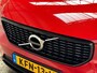 Volvo XC40 1.5 T5 Recharge R-Design 262Pk Automaat (APPLE CARPLAY, GROOT NAVI, LEDER/ALCANTARA, CAMERA, SPORTSTOELEN, ELEK ACHTERKLEP, TREKHAAK, NIEUWSTAAT)