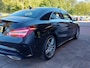 Mercedes-Benz CLA 180 122pk Automaat AMG Upgrade Edition | Navi | Apple Carplay | Airco | Cruise | Leder+Alcantara+Stoelverwarming | Licht+Regensensor | Pdc V+A+Assist+Camera | 18''lm
