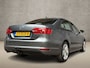 Volkswagen Jetta 1.2 TSI Comfortline (SCHERM, CLIMATE, LM VELGEN, SPORTSTOELEN, CRUISE, TREKHAAK, NIEUWE APK, NIEUWSTAAT)