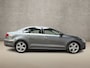 Volkswagen Jetta 1.2 TSI Comfortline (SCHERM, CLIMATE, LM VELGEN, SPORTSTOELEN, CRUISE, TREKHAAK, NIEUWE APK, NIEUWSTAAT)
