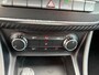 Mercedes-Benz A-klasse 180 Ambition / AMG / Cruise Controle / Airco / Stoelverwarming / Navigatie