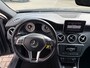 Mercedes-Benz A-klasse 180 Ambition / AMG / Cruise Controle / Airco / Stoelverwarming / Navigatie