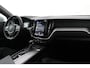 Volvo XC60 D4 R-Design | Panoramadak | Head-Up | harman/kardon | Trekhaak | Stoelverwarming | Camera | 19 Inch