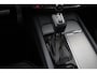 Volvo XC60 D4 R-Design | Panoramadak | Head-Up | harman/kardon | Trekhaak | Stoelverwarming | Camera | 19 Inch