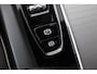 Volvo XC60 D4 R-Design | Panoramadak | Head-Up | harman/kardon | Trekhaak | Stoelverwarming | Camera | 19 Inch