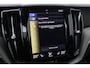 Volvo XC60 D4 R-Design | Panoramadak | Head-Up | harman/kardon | Trekhaak | Stoelverwarming | Camera | 19 Inch
