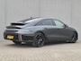Hyundai Ioniq 6 First Edition AWD 77.4 kWh Automaat / Accu SOH 100% / Dealer onderhouden / Fabrieksgarantie tot 02-2028 / WLTP bereik 519 km bereik stad 658 km / CCS snellader / Trekgewicht 1500 kg / Elektrische achterklep / Glazen schuif- en kanteldak / Stuur- Stoel & Achterbankverwarming /