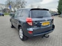 Toyota RAV4 2.0 VVTi X-Style nette in Nederland nieuw geleverde complete rav4 met een trekgewicht van 2000kg.