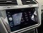 Volkswagen Tiguan 1.5 TSI R-Line / Pano / Clima / Camera /  Elek. Haak / 19 inch