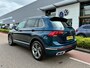 Volkswagen Tiguan 1.5 TSI R-Line / Pano / Clima / Camera /  Elek. Haak / 19 inch