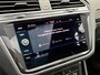 Volkswagen Tiguan 1.5 TSI R-Line / Pano / Clima / Camera /  Elek. Haak / 19 inch