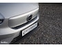 Volvo XC40 Recharge Plus 70 kWh | Zwenkbare trekhaak | Adaptieve cruise | Blis | 19 Inch | Full LED |