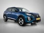 Peugeot 2008 SUV Allure Hybrid 145pk Automaat | Navigatie | Camera v+a | Climate Control | Adaptieve Cruise Control | Parkeersensoren v+a | Keyless | Dodehoeksensor | Draadloze Apple Carplay / Android Auto + telefoonlader | Digitaal instrumentenpaneel | DAB+ radio | Led koplampen | Donker getint glas | 17" lichtmetalen velgen |